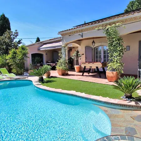 3 Bedroom Gorgeous In Les Angles Holiday home *