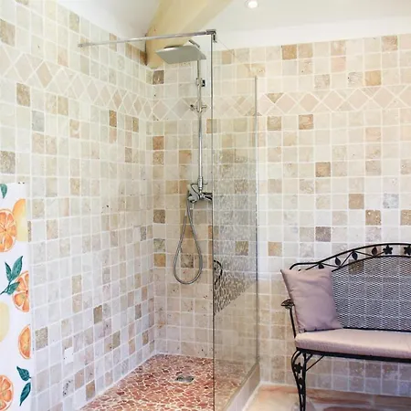 3 Bedroom Gorgeous In Les Angles Holiday home *
