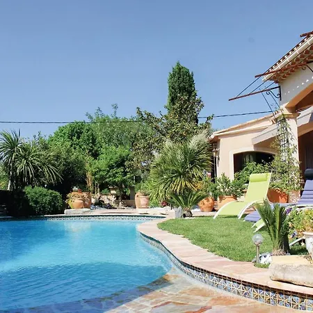 3 Bedroom Gorgeous In Les Angles Holiday home